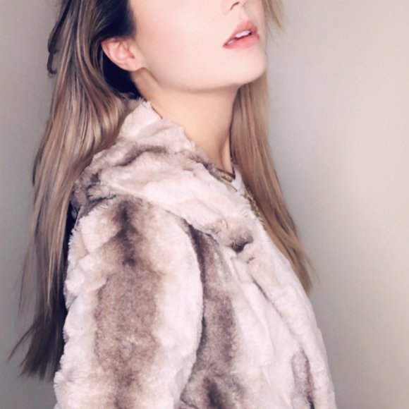VINTAGE FAUX FUR COAT - Picture 1 of 3
